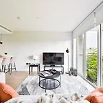 Executive Apt -Steps To Tube -Quick Access To Central London